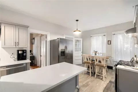 16 Seagrave St #16, Uxbridge, MA 01569 | 39 Photos - Movoto