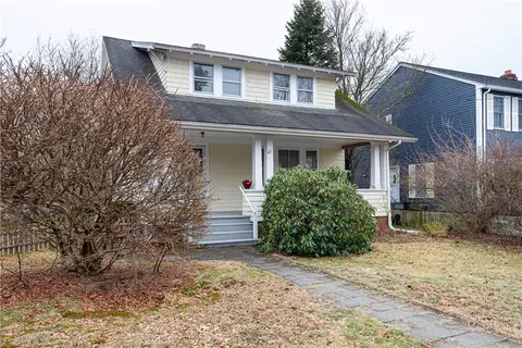 43 Lincoln Ave, Barrington, RI 02806
