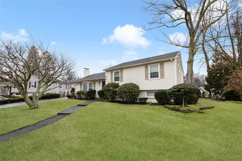 52 Firglade Dr, Cranston, RI 02920