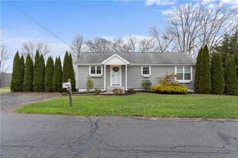 19 Deer Run Trl, Smithfield, RI 02917