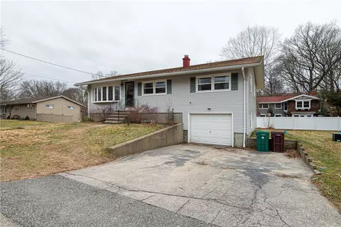 192 Beacon Ave, Woonsocket, RI 02895