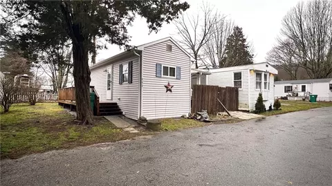 111 Heritage Park Dr, Tiverton, RI 02878