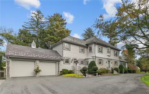 42 Morse Ave, North Smithfield, RI 02896