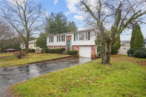 70 Argonne St, Johnston, RI 02919