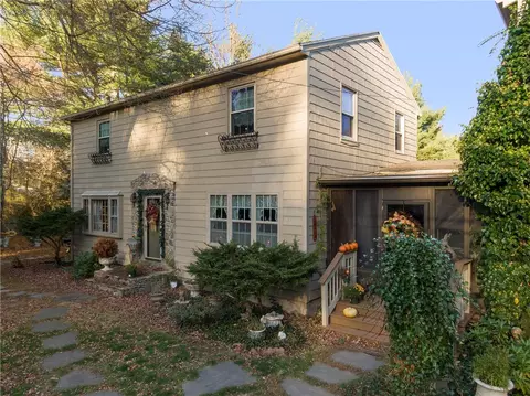 64 Carpenter Rd, Foster, RI 02825