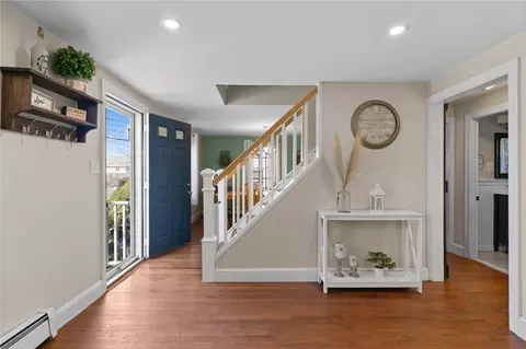 Living - 112 River St, Warwick, RI 02888 photo 4 of 5