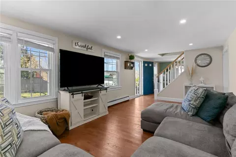 Living - 112 River St, Warwick, RI 02888 photo 5 of 5