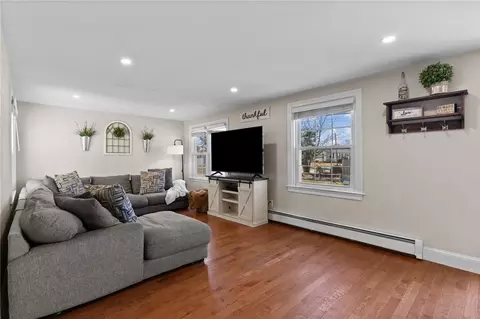 Living - 112 River St, Warwick, RI 02888 photo 2 of 5