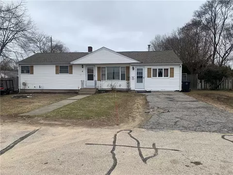 4 Charlotte St, Coventry, RI 02816