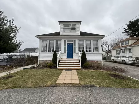18 Prince St, Warwick, RI 02888