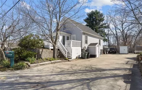 2 Idaho St, Coventry, RI 02816