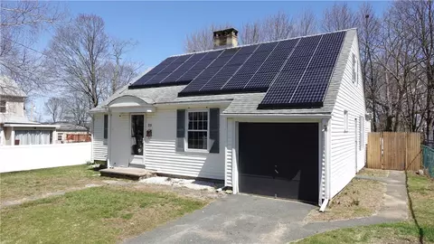 23 Tobin St, West Warwick, RI 02893