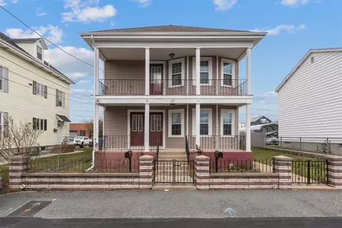 27 Geldard St, Cumberland, RI 02864