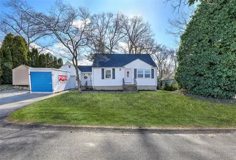 80 Normandy Dr, Cranston, RI 02920
