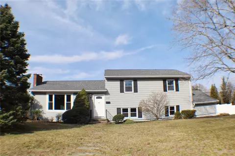 292 Merrymount Dr, Warwick, RI 02888