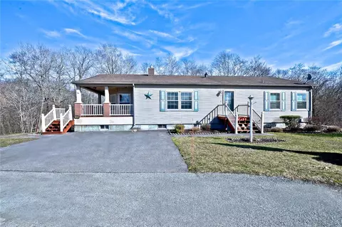 19 Sparrow Dr, Tiverton, RI 02878