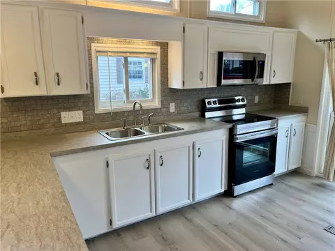Kitchen - 19 Lear Dr, Coventry, RI 02816 photo 2 of 3