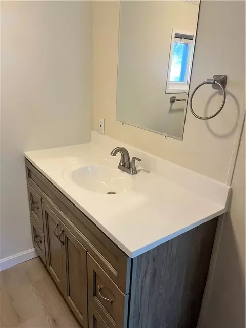 Bath - 19 Lear Dr, Coventry, RI 02816 photo 2 of 4