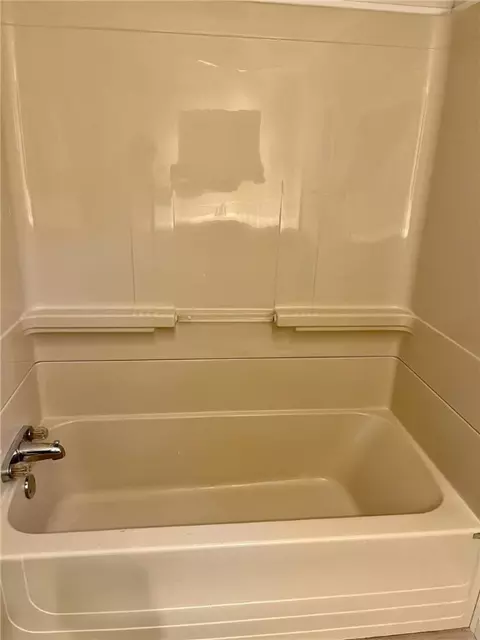 Bath - 19 Lear Dr, Coventry, RI 02816 photo 3 of 4