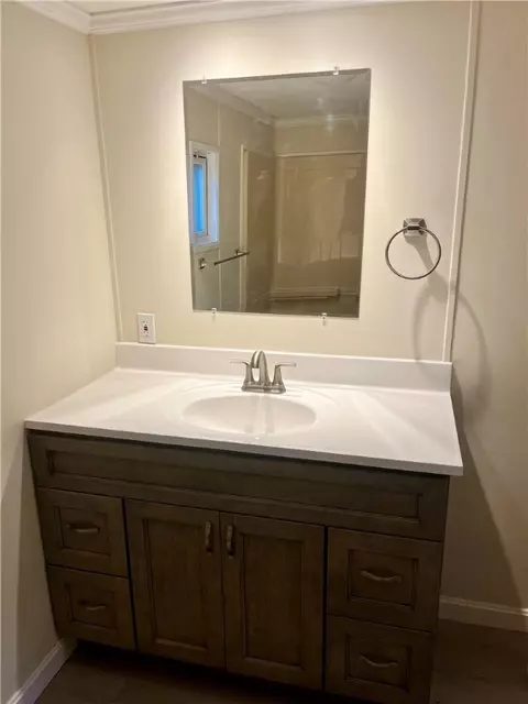 Bath - 19 Lear Dr, Coventry, RI 02816 photo 1 of 4