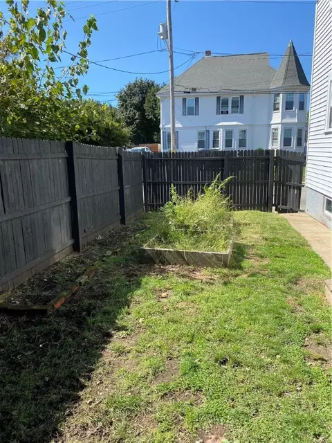 58 Killingly St, Providence, RI 02909 photo 15