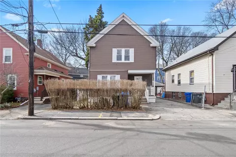 28 Carver St, Pawtucket, RI 02860