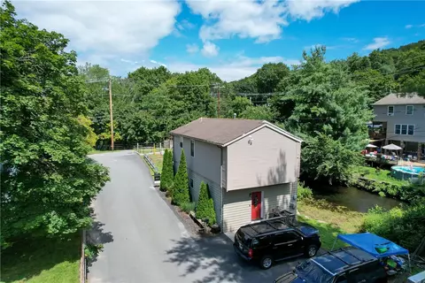 54 River Rd, Smithfield, RI 02917