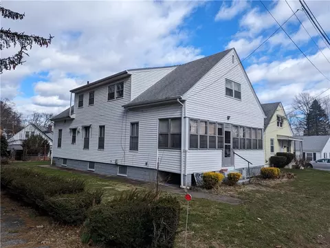 4 Calef St, Johnston, RI 02919