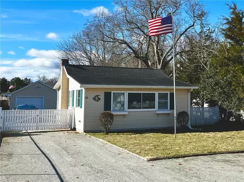 18 Lane 1, Warwick, RI 02888