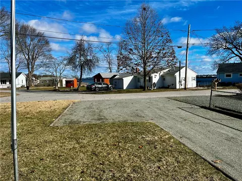 Exterior - 18 Lane 1, Warwick, RI 02888 photo 4 of 7