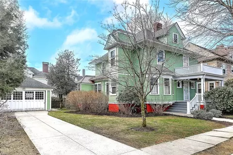 77 Everett Ave, Providence, RI 02906