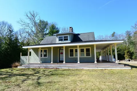 103 Mautucket Rd, South Kingstown, RI 02879