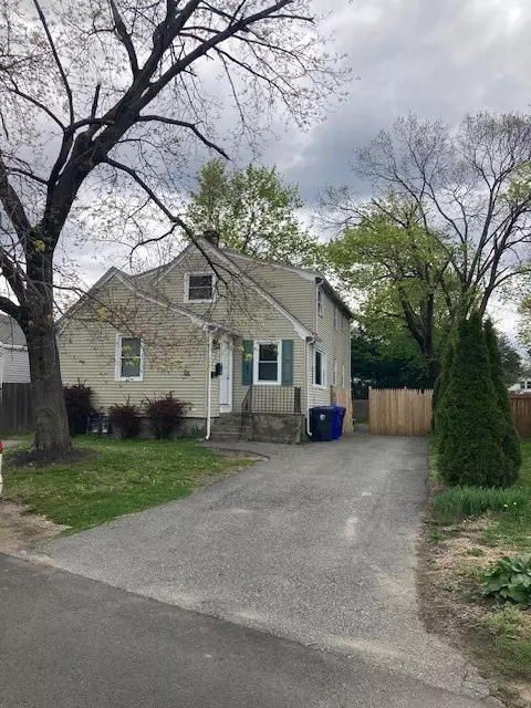 62 Brown Ave, North Providence, RI 02911
