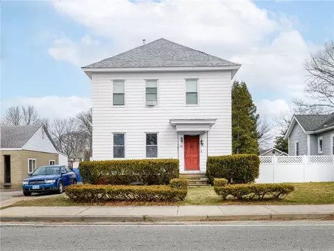 18 Warwick Neck Ave, Warwick, RI 02889