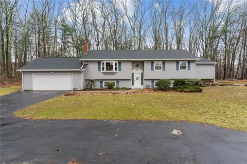 5 Greenbrier Ct, Smithfield, RI 02828