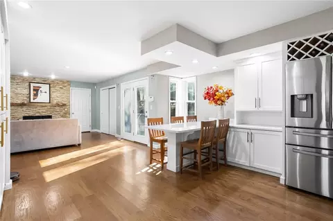 94 Peacock Rd, Warwick, RI 02886 photo 8