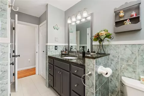 Bath - 124 Manila Ave, Woonsocket, RI 02895 photo 1 of 3