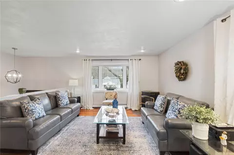 Living - 124 Manila Ave, Woonsocket, RI 02895 photo 4 of 5