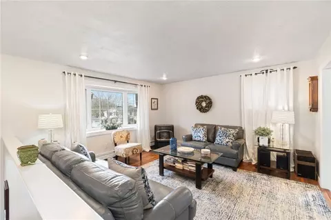 Living - 124 Manila Ave, Woonsocket, RI 02895 photo 3 of 5