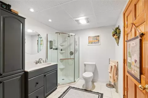 Bath - 124 Manila Ave, Woonsocket, RI 02895 photo 2 of 3
