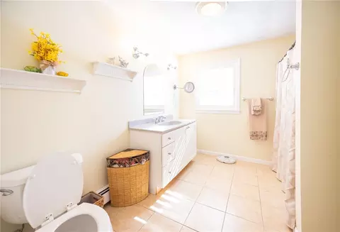 Bath - 115 Aspinet Dr, Warwick, RI 02888 photo 1 of 2