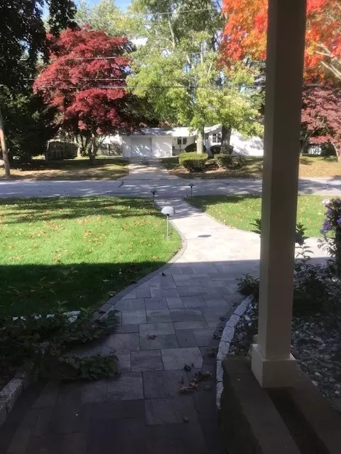 Exterior - 115 Aspinet Dr, Warwick, RI 02888 photo 5 of 7
