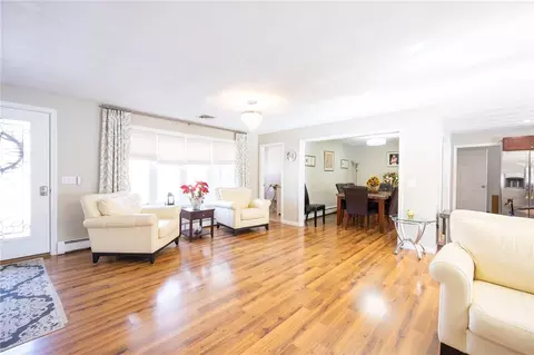 Living - 115 Aspinet Dr, Warwick, RI 02888 photo 2 of 5