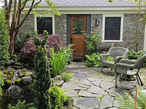 45 Third St, Newport, RI 02840