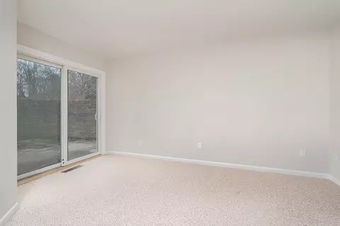 812 Williamsburg Cir, Warwick, RI 02886 photo 7