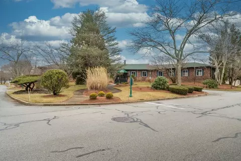 812 Williamsburg Cir, Warwick, RI 02886 photo 19