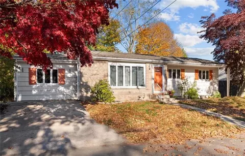 474 W Shore Rd, Warwick, RI 02889