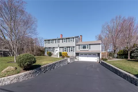 34 Aurora Dr, Cumberland, RI 02864