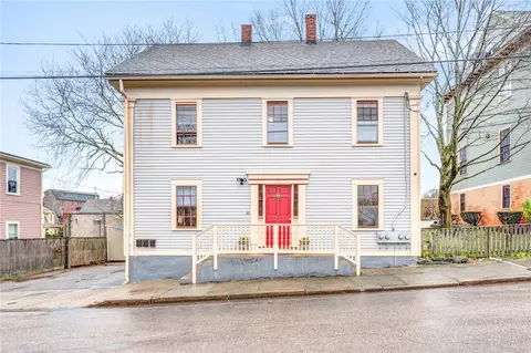 31 Queen St, East Greenwich, RI 02818