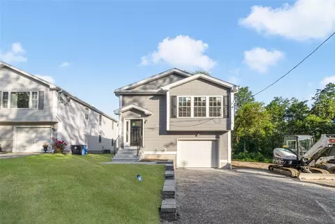 88 Weeks St, Cumberland, RI 02864